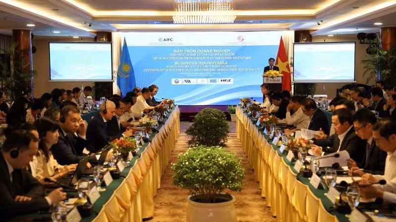 Une table ronde des entreprises de Ho Chi Minh-Ville et d’Astana (Kazakhstan). Photo : NDEL.