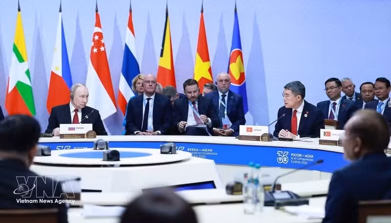 Le Premier ministre vietnamien Lê Minh Hung s’exprime lors de la séance plénière du Sommet commémoratif du 35e anniversaire des relations ASEAN-Russie, à Kazan, capitale de la République du Tatarstan, en Fédération de Russie, le 18 juin. Photo : VNA.