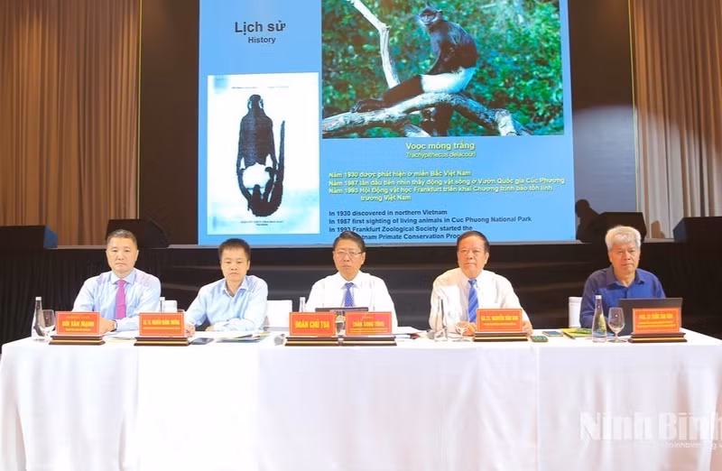 Les délégués lors du colloque. Photo : baoninhbinh.