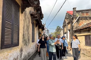 Le village ancien de Cuu appelé à devenir une destination touristique de la commune. Photo : Hoang Lan/Hanoimoi.