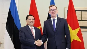 Le Premier ministre vietnamien Pham Minh Chinh (à gauche) et son homologue estonien Kristen Michal à Tallinn, le 6 juin 2025. Photo : VNA.