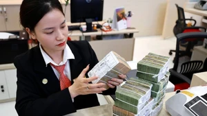 Les banques mettent en œuvre diverses solutions pour soutenir les entreprises. Photo : Vietnam+