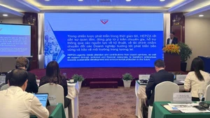 Lors du colloque. Photo : NDEL.