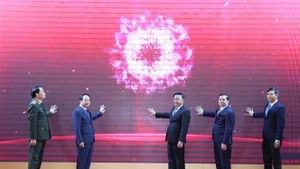 La cérémonie de lancement de l’application mobile « Tuyen giao et Dan van » (Sensibilisation et Mobilisation des masses - App TGDV) a eu lieu le 16 janvier à Hanoï. Photo : VNA