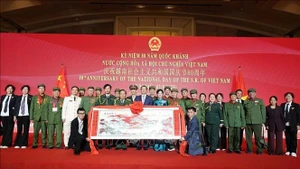 Des délégués lors cérémonie en Chine marquant le 80e anniversaire de la Fête nationale du Vietnam (2 septembre 1945 – 2 septembre 2025). Photo : VNA.