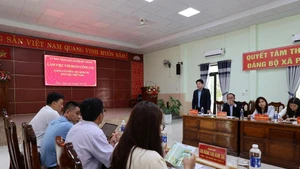 Lors de la scène de la séance de travail. Photo: baovanhoa
