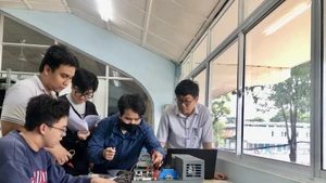 Des étudiants de l’Université des sciences et technologies - Université de technologie de Hô Chi Minh-Ville. Photo : VNA.