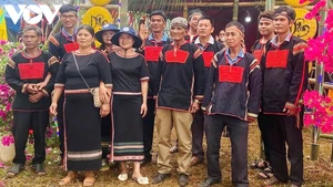 Équipe Gong du village de Phuong, commune d'Ea Tul, province de Dak Lak. Photo: VOV