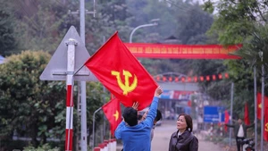 La commune de Muong Sai (Son La) est décorée avec éclat, prête pour la grande fête nationale. Photo : VNA