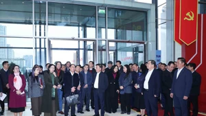 Le permanent du Secrétariat Tran Cam Tu au Centre national des conférences de Hanoï. Photo : VNA