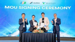 FPT s'associe à Audax Financial Technology, une entreprise dans laquelle Standard Chartered a investi, afin de promouvoir la transformation numérique complète du secteur bancaire et financier. Photo: NDEL