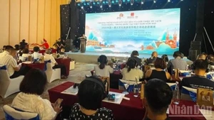 Le programme d'échange culturel et de promotion du tourisme de la ville de Zunyi, province du Guizhou (Chine) au Vietnam 2025 se déroule à Hanoï. Photo: NDEL