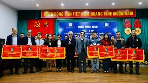 Lors de la cérémonie d'ouverture des épreuves finales du 3e Concours national d'informatique pour les personnes aveugles de 2025. Photo: NDEL