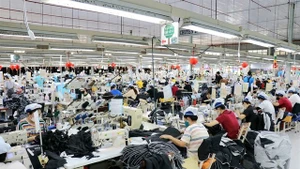 Entreprise de confection Tiến Thuận, province de Khánh Hoà. Photo : VNA