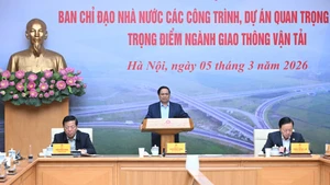 Le Premier ministre, Pham Minh Chinh, prononce son discours d'orientation lors de la session. Photo : NDEL.