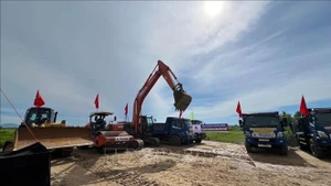 La résolution 68 autorise des mécanismes audacieux, notamment : commandes directes de l'État, appels d'offres restreints et modèles de gestion innovants tels que « direction publique - gestion privée » ou « investissement privé - usage public ». Photo: VNA