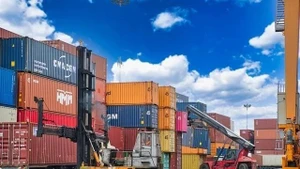 Des conteneurs dans un port à Binh Duong (Sud). Photo : VNA.