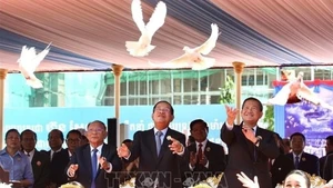 Le Parti du peuple cambodgien célèbre son 74e anniversaire, à Phnom Penh, le 28 juin. Photo : VNA.