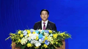 Le président Luong Cuong prononce un discours. Photo: VNA.