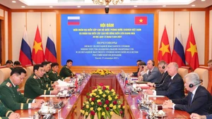 Entretien entre le ministre de la Défense, Phan Van Giang, et Nikolaï Patrouchev, conseiller du président russe Vladimir Poutine et président du Conseil maritime de Russie. Photo : VNA.