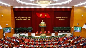 Séance de clôture du 2e Plénum du Comité central du Parti. Photo : VNA.