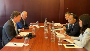 Le vice-ministre Nguyen Hoang Long travaille avec Excelerate Energy Group (États-Unis). Photo: congthuong
