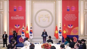 Le secrétaire général du Parti, Tô Lâm, s'exprime au banquet. Photo: VNA