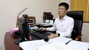 Nguyên Ngoc Hoàn, vice-secrétaire du Comité du Parti et directeur adjoint de la société à responsabilité limitée à associé unique Petrolimex Hung Yên. Photo : VNA