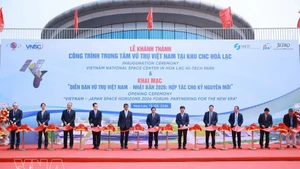 La cérémonie d'inauguration du Centre spatial du Vietnam. Photo : VNA.
