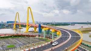 Des projets d’infrastructures clés ont transformé le pays. Photo: VNA