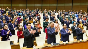 Le secrétaire général Tô Lâm, et d'autres dirigeants et anciens dirigeants du Parti et de l'État, assistent à la cérémonie de clôture de la 10ᵉ session. Photo : VNA.