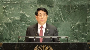 Le président Luong Cuong prononce un discours lors du débat général de haut niveau de la 80e Assemblée générale des Nations unies. Photo : VNA.