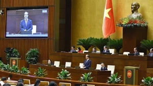 Le ministre de l’Éducation et de la Formation, Nguyên Kim Son devant l’Assemblée nationale. Photo : VNA.