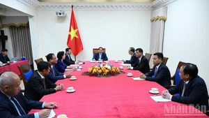Lors de l'entretien téléphonique entre le Premier ministre vietnamien Pham Minh Chinh et le Chancelier de l’Allemagne, Friedrich Merz. Photo: NDEL
