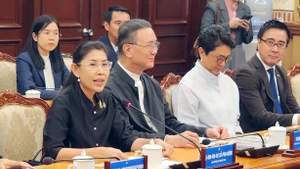 L’ambassadrice de Thaïlande au Vietnam, Urawadee Sriphiromya, prend la parole. Photo: baodautu