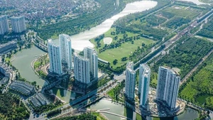 L’immobilier profite du modèle d'administration locale à deux niveaux. Photo: VNA