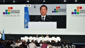 Le vice-Premier ministre Ho Duc Phoc s'exprime à la séance plénière de la Conférence FfD4. Photo ; VNA.