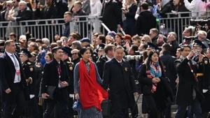 Le secrétaire général du Parti communiste du Vietnam, Tô Lâm, et son épouse assistent à la parade militaire sur la Place Rouge à pour marquer le 80e anniversaire de la victoire de l'Union soviétique dans la Grande Guerre patriotique. Photo : RIA Novosti/VNA