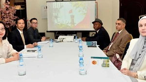 L'ambassadeur Nguyen Huy Hiep a exprimé son souhait que les agences de presse qataries continuent de l'accompagner dans la diffusion d'informations sur le peuple et le pays vietnamiens. Photo: baoquocte