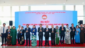 Lors de la cérémonie de lancement de l’application de Bien-être numérique. Photo : NDEL