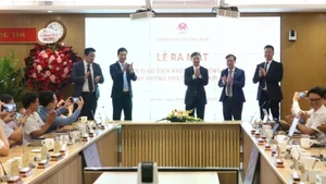 Lancement de la plate-forme Techmart Online. Photo : VNA.
