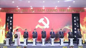 Le secrétaire général du Parti Tô Lâm assiste à la cérémonie de lancement du portail du 14ᵉ Congrès national du Parti à l’adresse : https://daihoidang.vn. Photo: VNA.