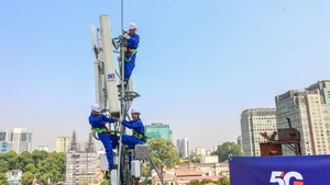 La 5G s’intègre progressivement dans la vie quotidienne au Vietnam. Photo: VNA