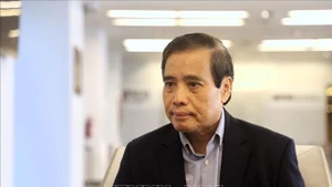 Le professeur Vu Minh Khuong, de l’École de politique publique Lee Kuan Yew (Singapour). Photo : VNA