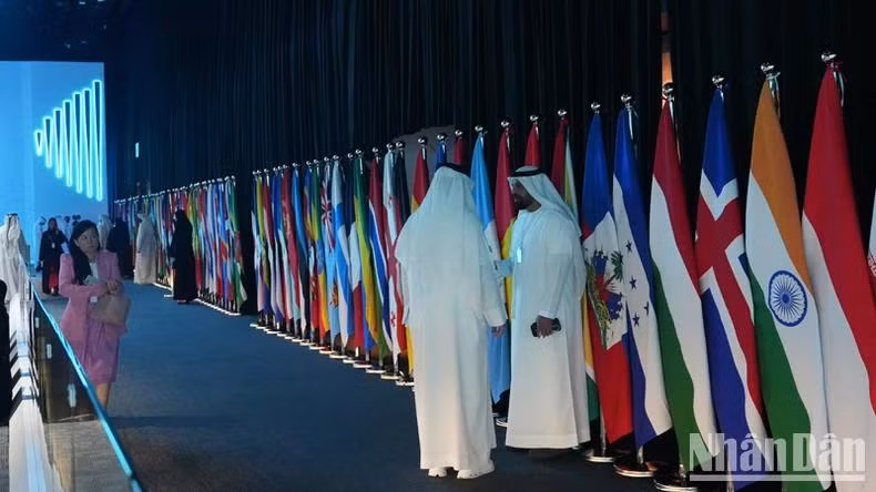 WGS-2025 rassemble plus de 30 chefs d’État et de gouvernement, 80 organisations internationales et régionales, ainsi que 140 délégations gouvernementales. WGS-2025 rassemble plus de 30 chefs d’État et de gouvernement, 80 organisations internationales et régionales, ainsi que 140 délégations gouvernementales.