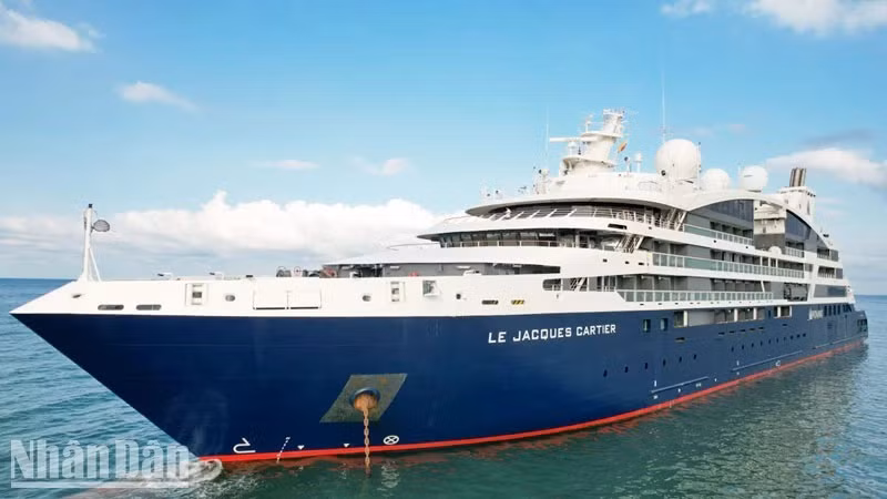 Le navire de croisière Le Jacques Cartier.