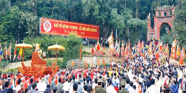 L’anniversaire de la mort des rois fondateurs Hùng constitue une grande fête imprégnée d’identité culturelle nationale. Photo : phutho.gov.vn