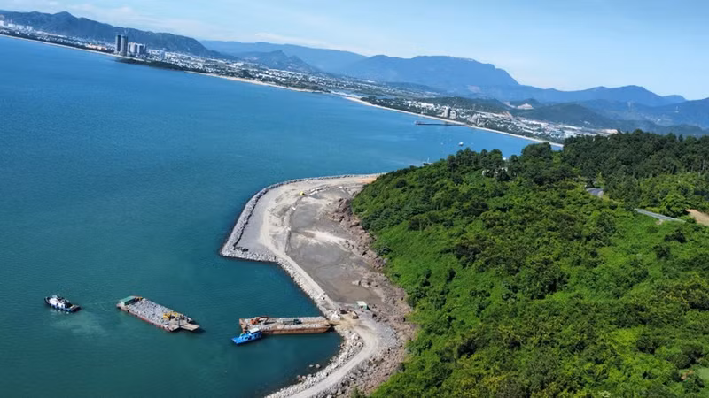 Le projet de port de Liên Chiêu devrait être achevé fin 2025. Photo : dautu Le projet de port de Liên Chiêu devrait être achevé fin 2025. Photo : dautu
