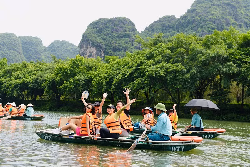 97 % des touristes vietnamiens ont exprimé leur volonté de voyager de manière plus durable. Photo : hanoimoi.com.vn