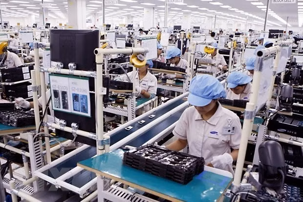 Une ligne de production de téléphones mobiles de Samsung Vietnam dans la province de Bac Ninh (au Nord-Est du Vietnam). Photo : VNA.